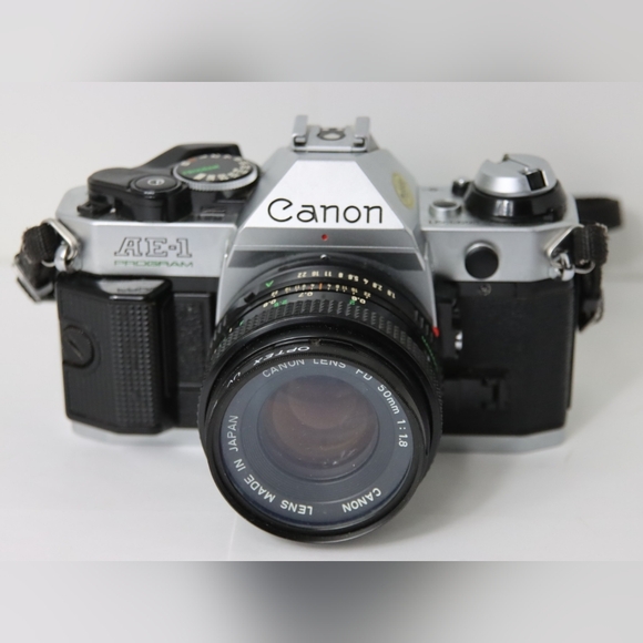 Canon AE-1 ProgramCamera Set - Picture 2 of 14